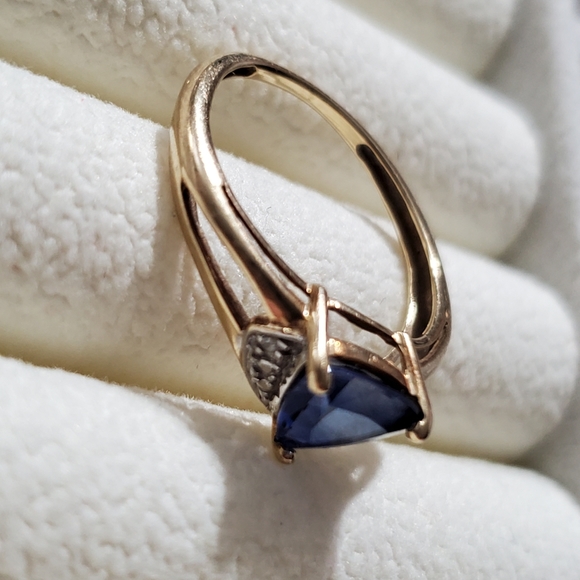 10K Gold Trillion Cut Tanzanite Ring - Picture 16 of 16
